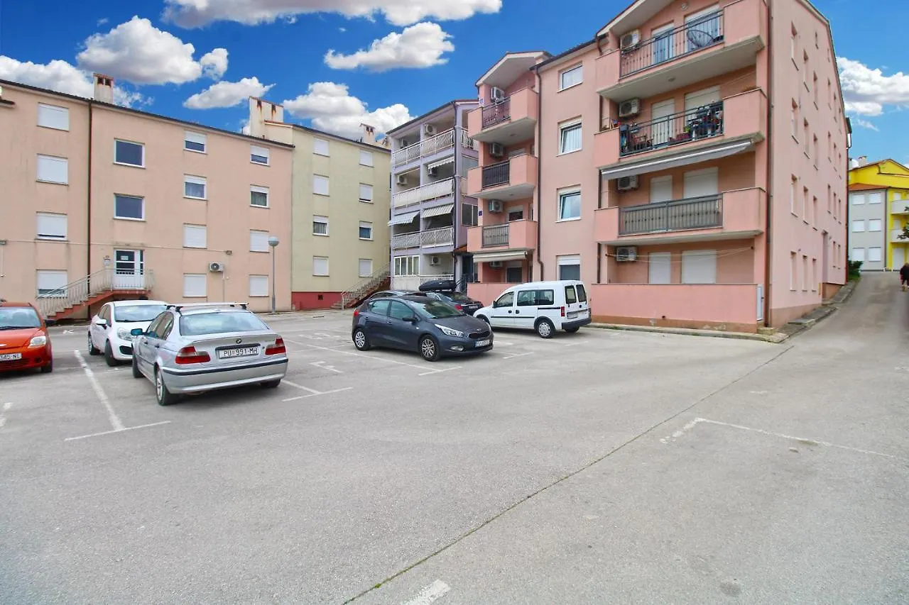 Apartment Davor 2231 Pula Croatia